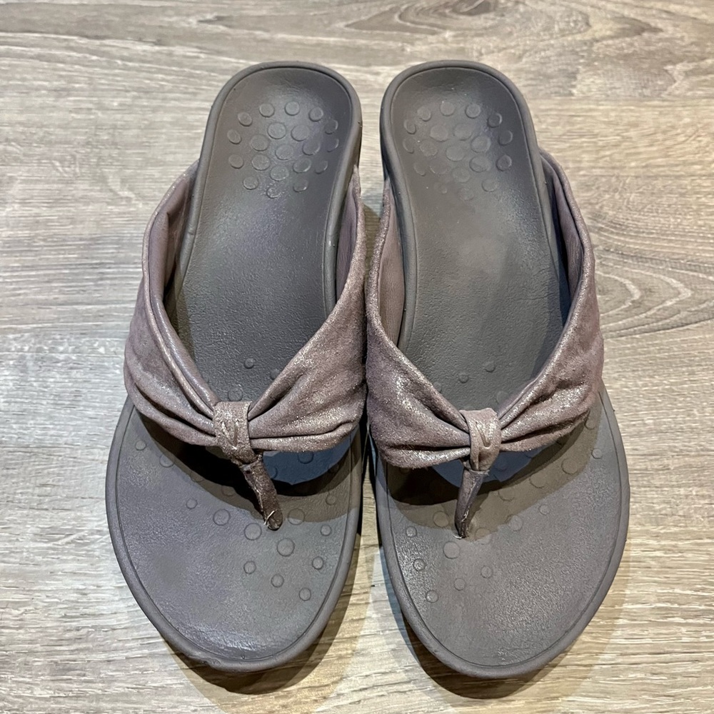 Vionic Arabella Wedge Flip Flops, Size 8